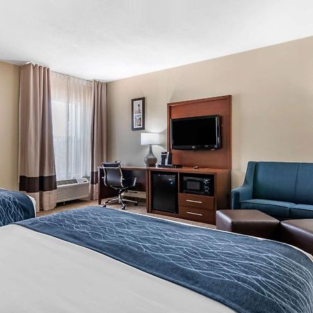 Comfort Inn & Suites Junction City - Near Fort Riley Εξωτερικό φωτογραφία