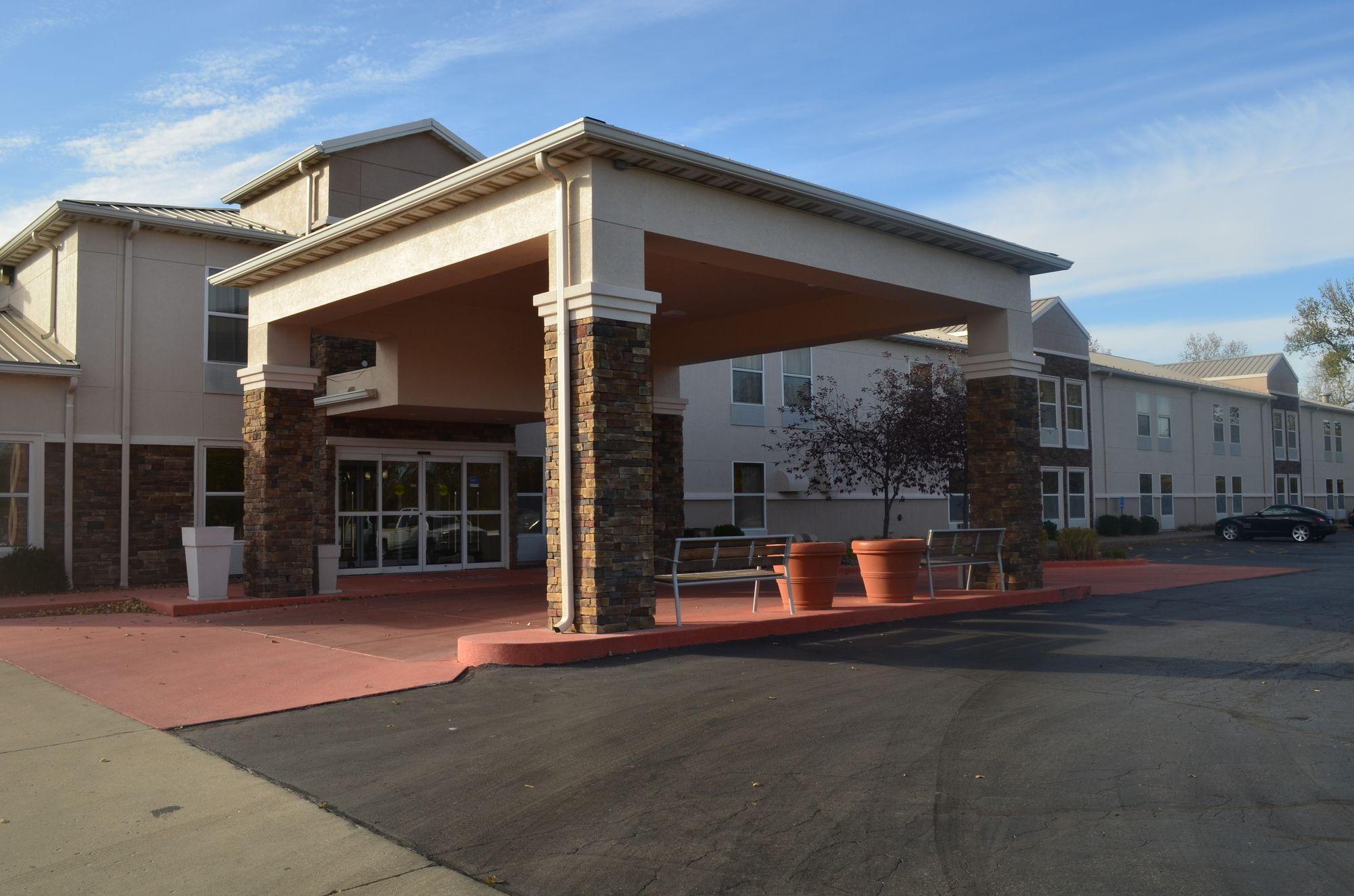 Comfort Inn & Suites Junction City - Near Fort Riley Εξωτερικό φωτογραφία