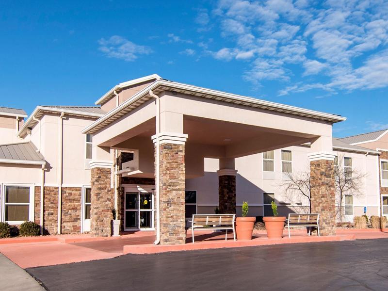 Comfort Inn & Suites Junction City - Near Fort Riley Εξωτερικό φωτογραφία