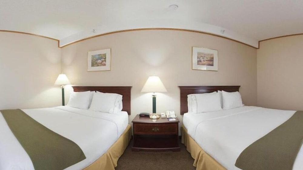 Comfort Inn & Suites Junction City - Near Fort Riley Εξωτερικό φωτογραφία