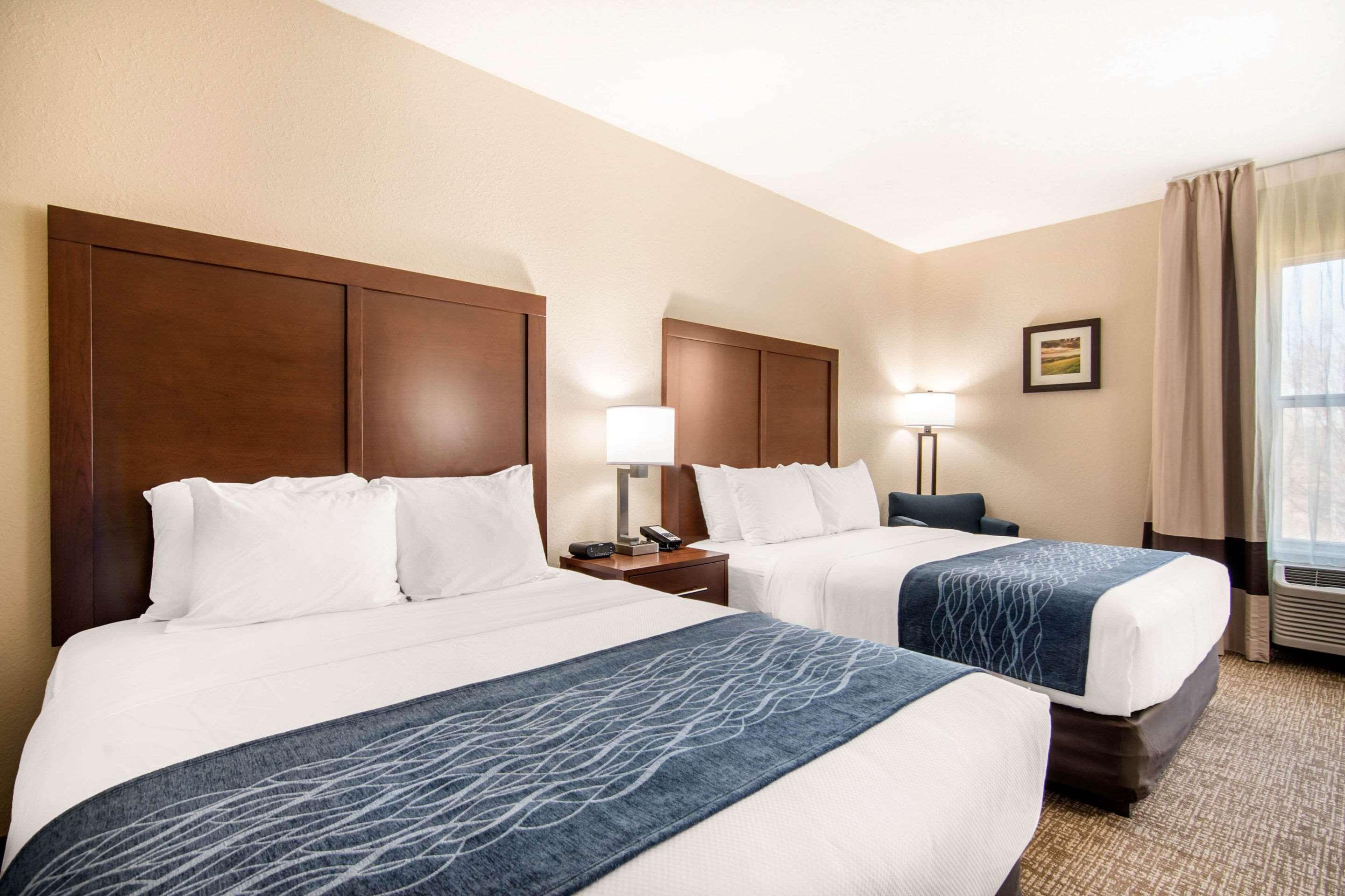 Comfort Inn & Suites Junction City - Near Fort Riley Εξωτερικό φωτογραφία