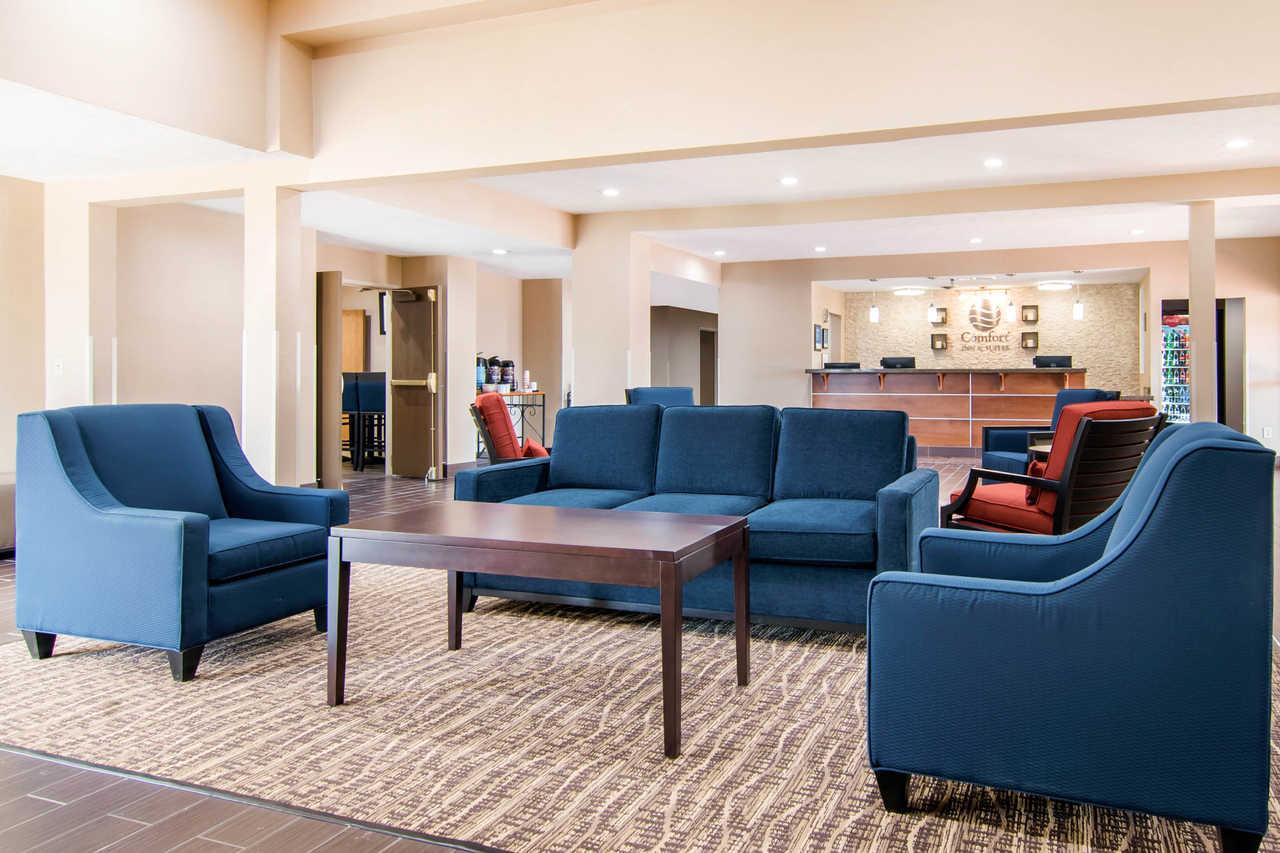 Comfort Inn & Suites Junction City - Near Fort Riley Εξωτερικό φωτογραφία