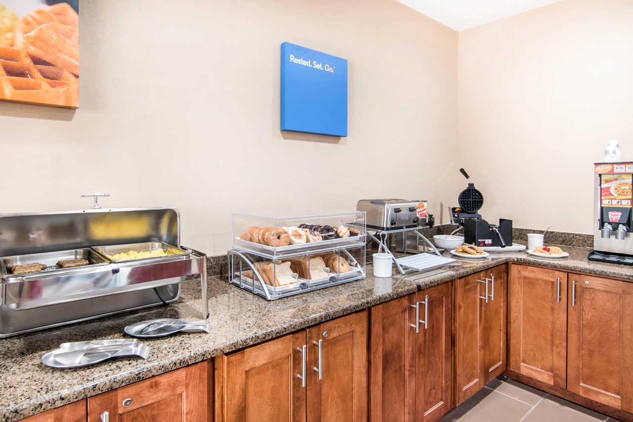 Comfort Inn & Suites Junction City - Near Fort Riley Εξωτερικό φωτογραφία